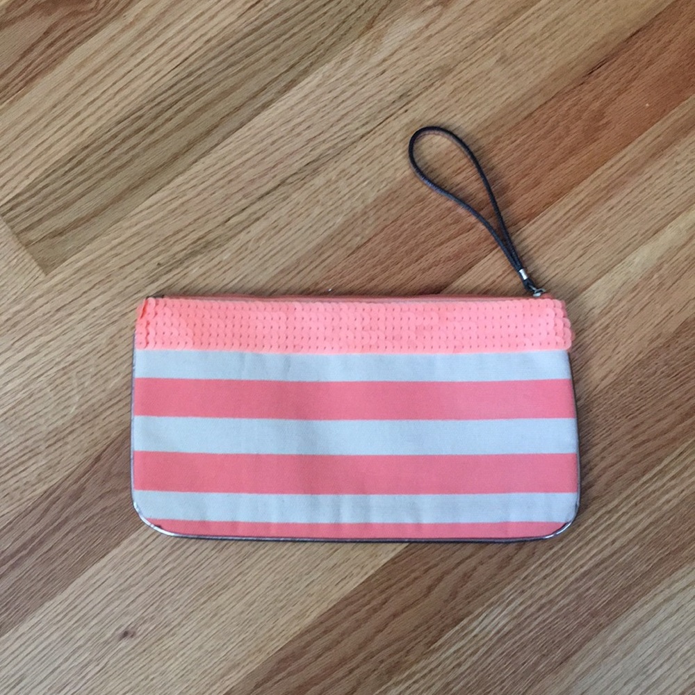 Loft wristlet